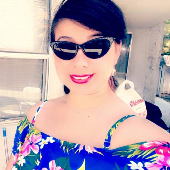 Meet your Posher, Samantha - Picture 1 of 1